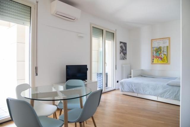 Grande Monolocale Con Parcheggio Interrato Incluso Apartment Genoa Exterior photo