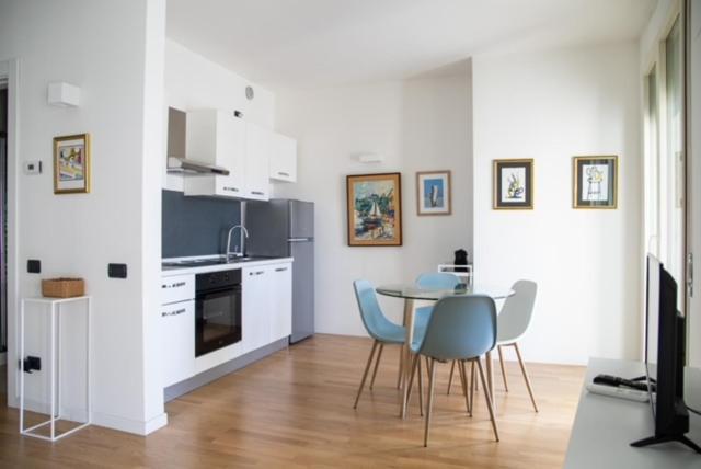 Grande Monolocale Con Parcheggio Interrato Incluso Apartment Genoa Exterior photo