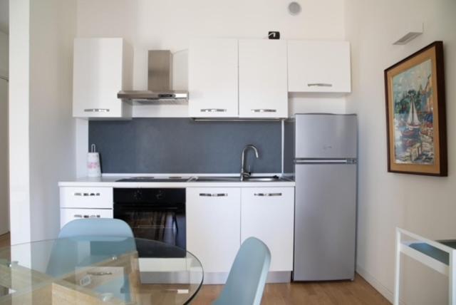 Grande Monolocale Con Parcheggio Interrato Incluso Apartment Genoa Exterior photo